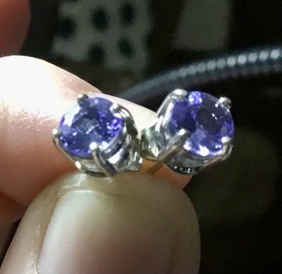 JTV 1,11ctw runde Tansanit Sterlingsilber Solitär Ohrstecker