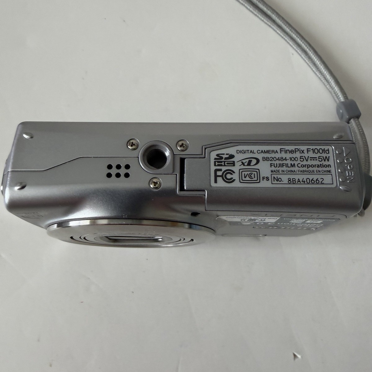Fujifilm FinePix F100fd Digital Camera Silver w/Battery + Charger