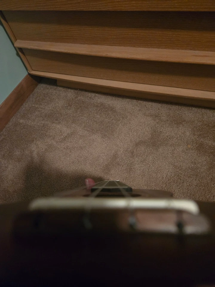 Beautiful G9100-L Gretsch Long Neck Ukulele w/  Bag - Image 4 of 4