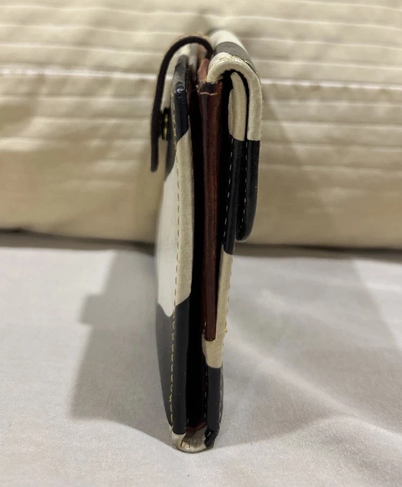 CARTERA PLEGABLE DOONEY & BOURKE VINTAGE CEBRA 5"x4.5" adorno de cuero marrón Foto 4 de 4