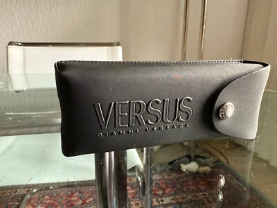 GIANNI VERSACE VERSUS,Brillen-Etui,Schwarz,15x6cm,Druckknopf,Kunststoff - Bild 1 von 4