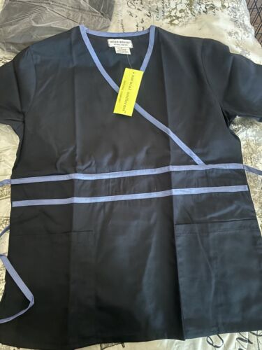 Scrub set