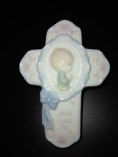 PRECIOUS MOMENTS Night Light  1993 "Jesus Loves Me" Cross Kneeling Child Enesco