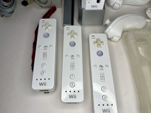 Nintendo Wii (white) With Controllers And 23 Games. Works, Tested. - Picture 2 of 9