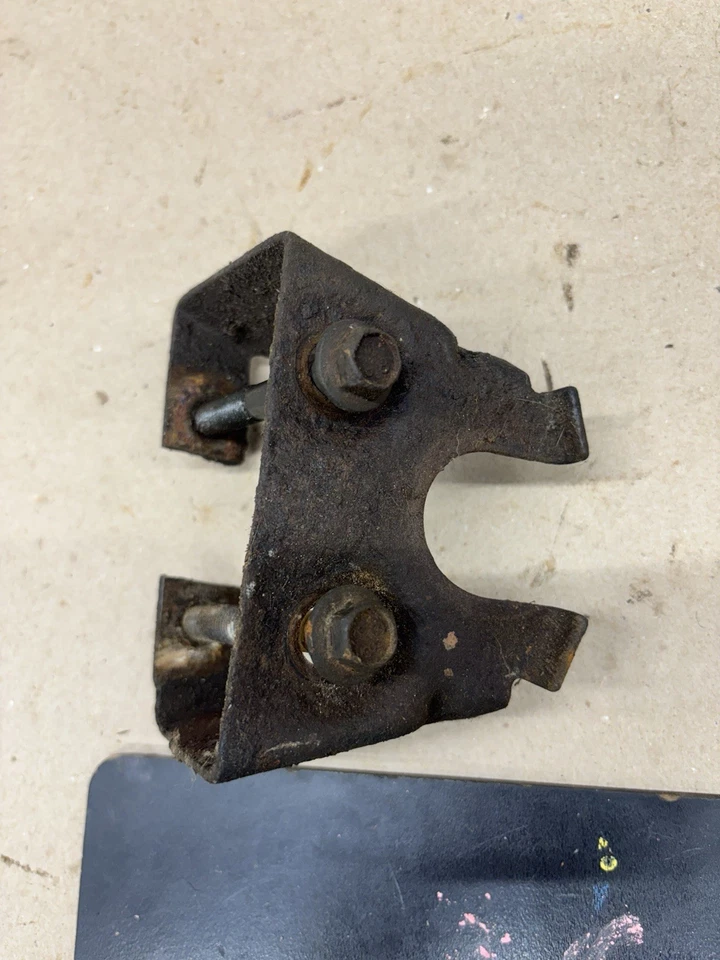 F150 F250 SBF MANUAL TRANSMISSION BELLHOUSING HYDRAULIC Slave Cylinder Mount Oe - Image 2 of 4