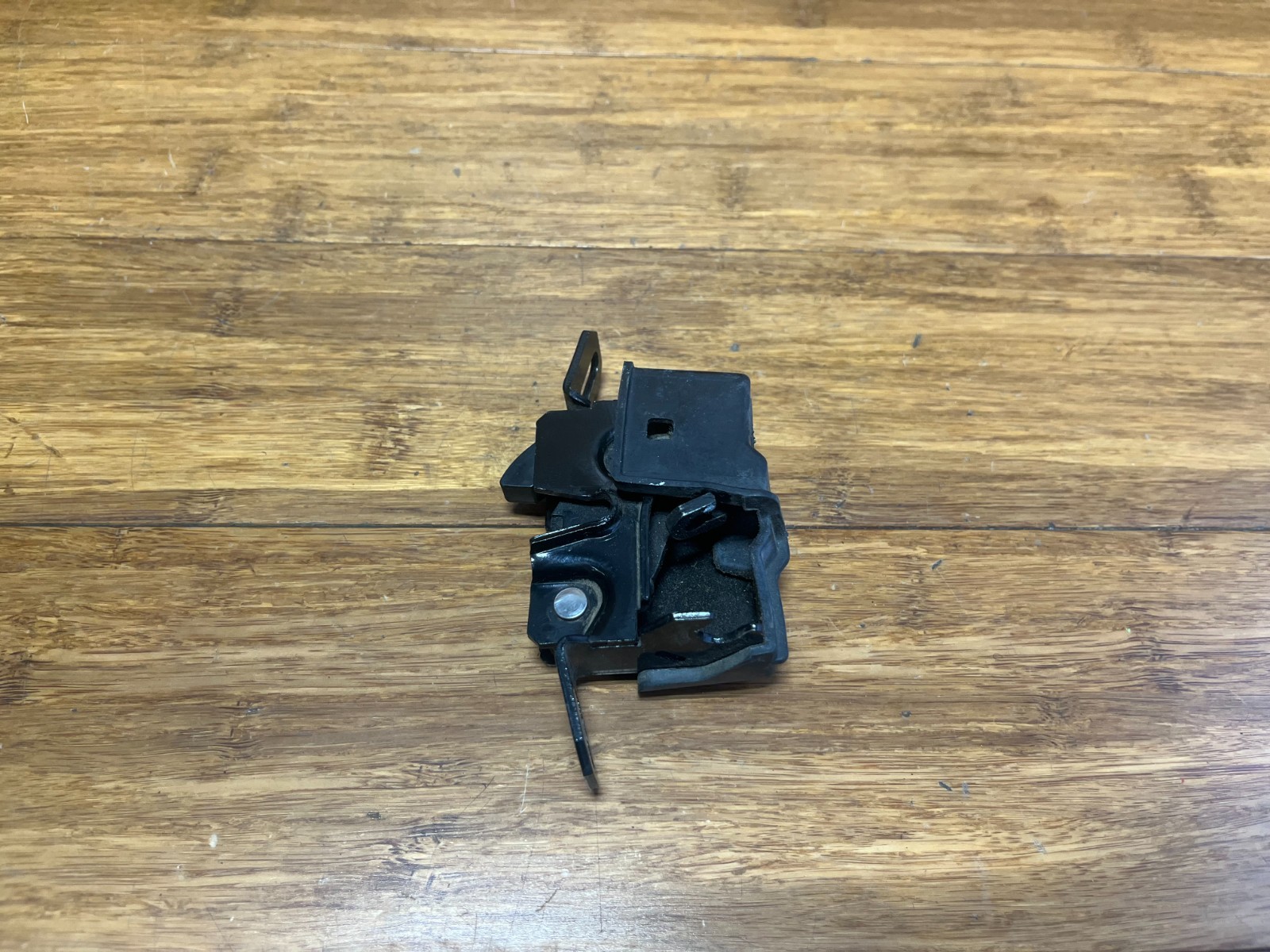 Audi R8 2016-2024 Front Right Hood latch
