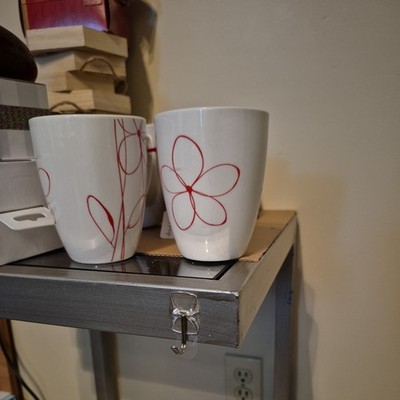 Set of 4 Corelle Coordinates Daisy Days Porcelain Coffee Mugs/Cups, Red Flowers