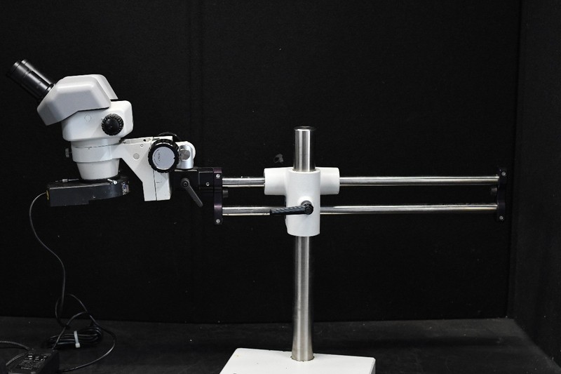 Nikon SMZ645 Stereo Zoom Microscope with Boomstand with LED Light Source