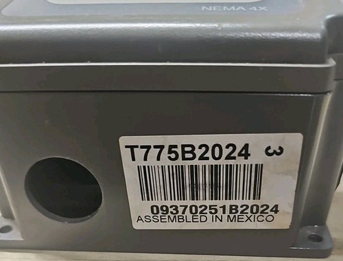 Honeywell T775B2024 Temperature Controller - Picture 2 of 3