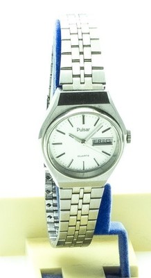 RARE VINTAGE PULSAR Quartz Ladies WATCH V643-0030 - July 1991 - Brand New NOS