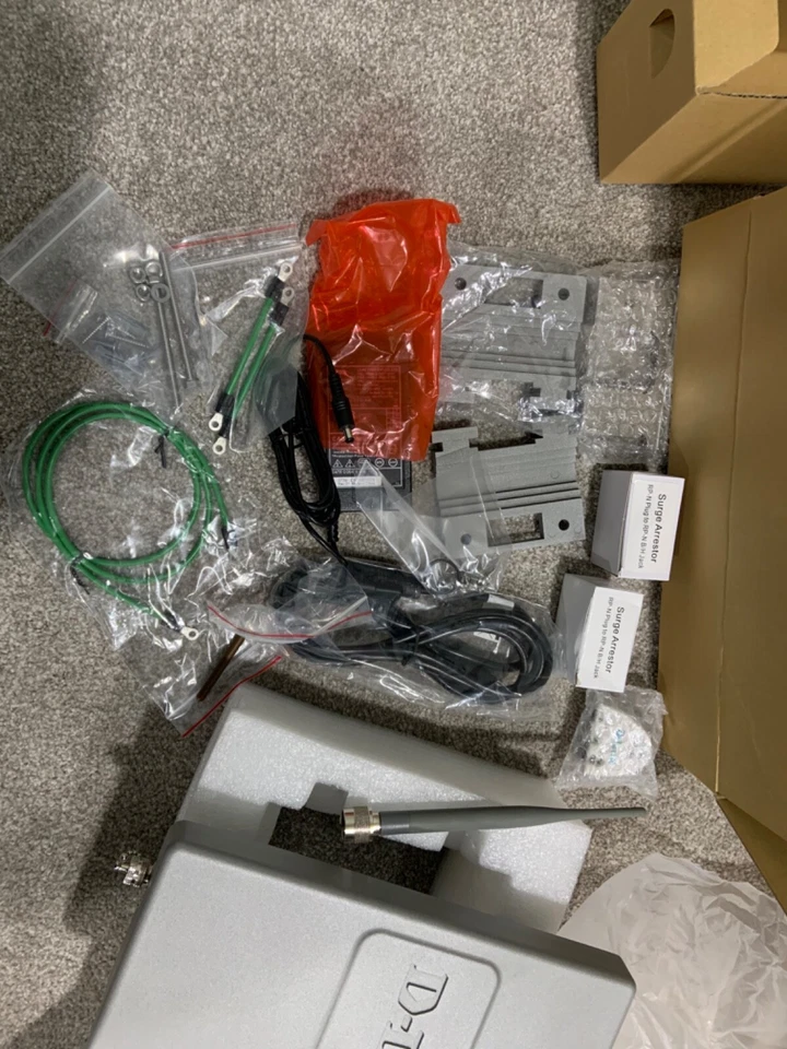 D-LINK DWL-2700AP outdoor wireless g access point and hardware - Image 2 of 4