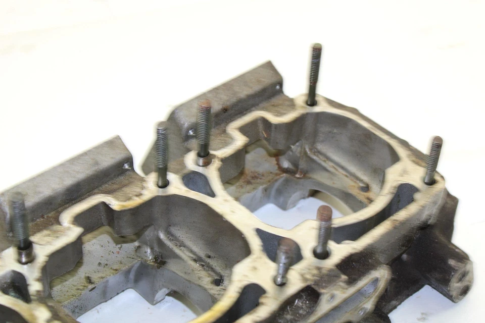 Yamaha Sx600r 2002 OEM cárter superior 8 canales-15100-03-00 Sy87 Foto 2 de 4