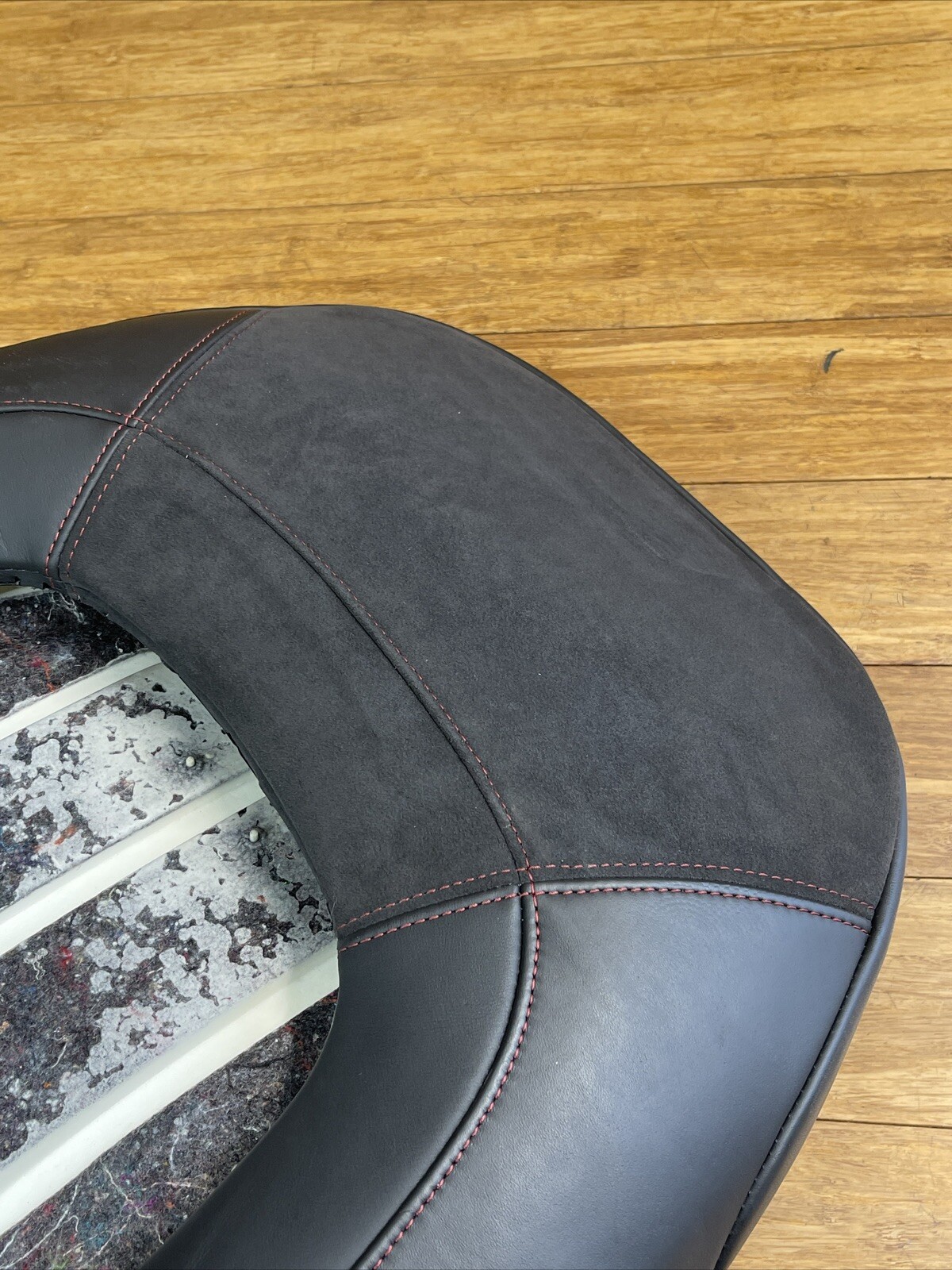 2014-2015 Audi R8 42 Front Right Upper Seat Leather Black Cushion OEM *NOTE*