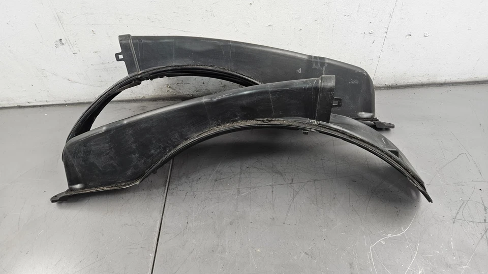 2007 Porsche 911 997 Turbo Quarter Panel Ducts #4019 VV3 Foto 2 de 4