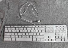 Apple A1243 USB Wired Standard Keypad - White