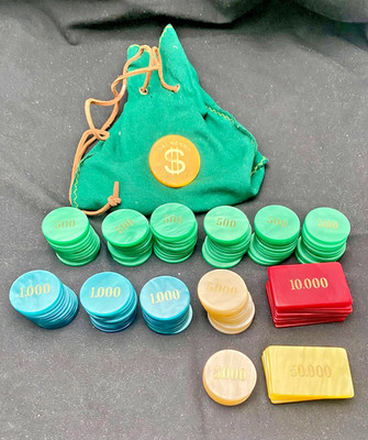 VTG DAL NEGRO MOTHER OF PEARL LUCITE (120) POKER CHIPS/PLAQUES SET w/GREEN POUCH