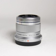 Olympus M.Zuiko Digital 45mm f/1.8 Lens Silver * Moisture residue*