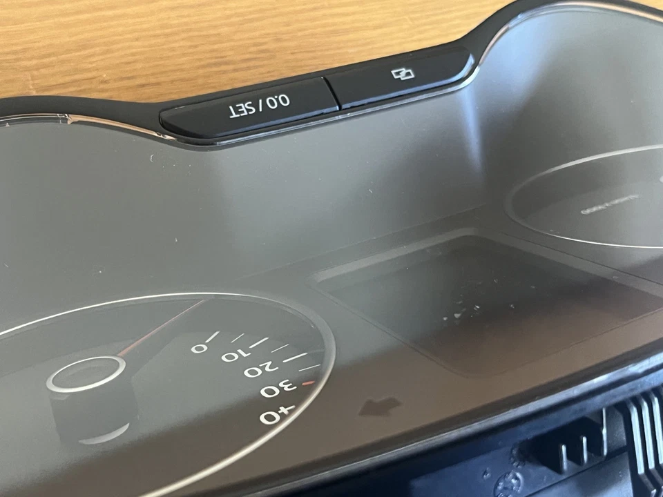 2011 VW Polo 6R Automatic DSG 1.2 PETROL KM/H SPEEDOMETER INSTRUMENT CLUSTER - Image 4 of 4