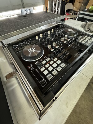 Native Instruments S4 MKII With Flight Case
