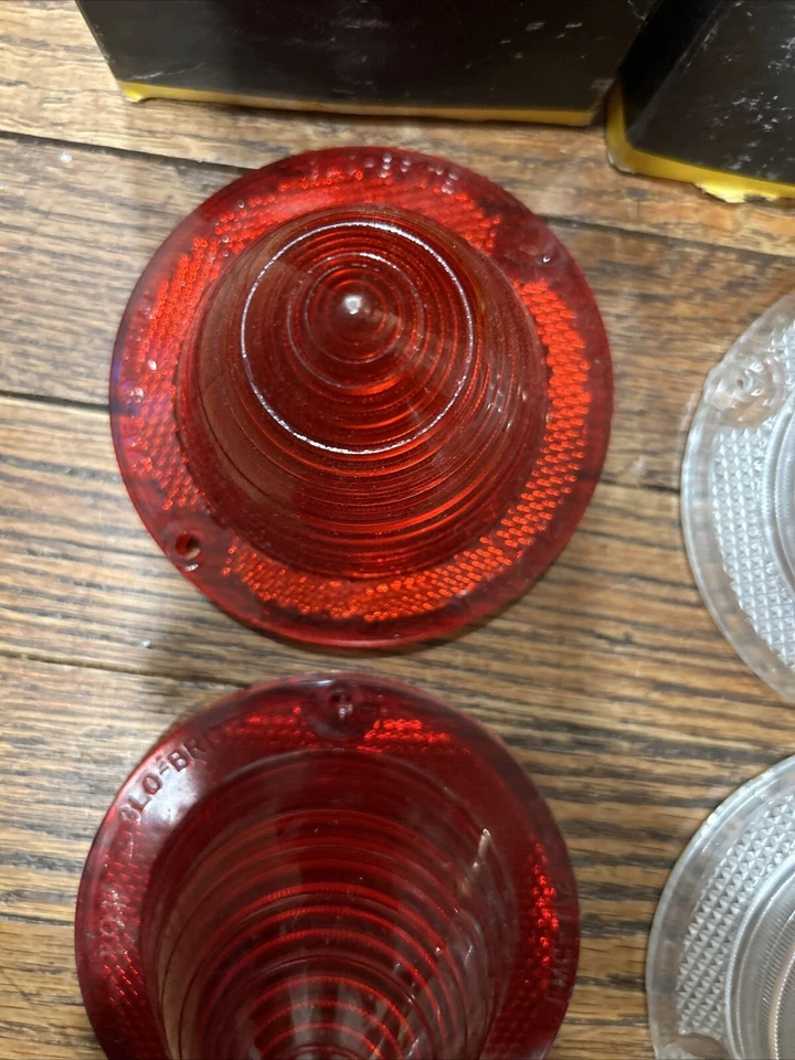 Juego de lentes de luz trasera Chevrolet 1960-61 Corvette Balkamp EE. UU. Foto 2 de 4