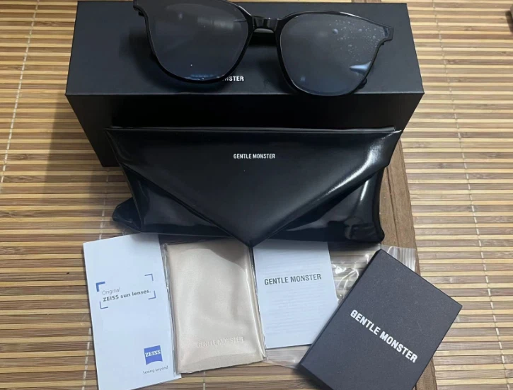 2022 New Gentle Monster Londi 01(BR) Sunglasses Packaging