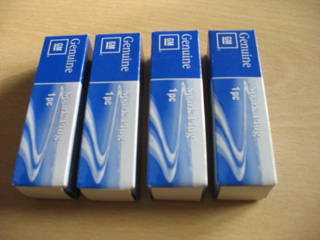 SET OF 4, GENUINE VAUXHALL BOSCH SPARK PLUGS - WR8DCX, 93188554 - Image 3 of 4