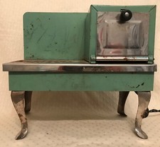 Vintage 1930s Empire Metal Ware Corp Two Rivers WI Toy Electric Stove B20 Green