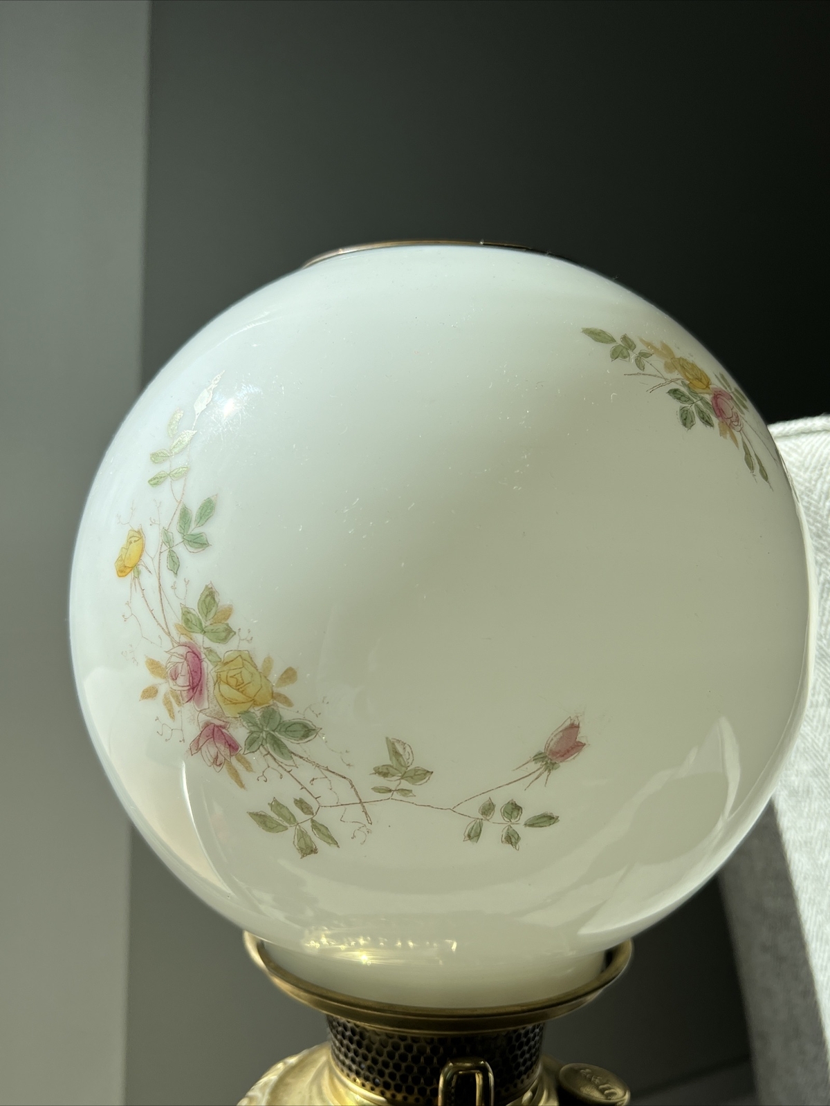 ANTIQUE SMALL GWTW OPAL GLASS BALL OIL LAMP SHADE 4” Fitter HAND