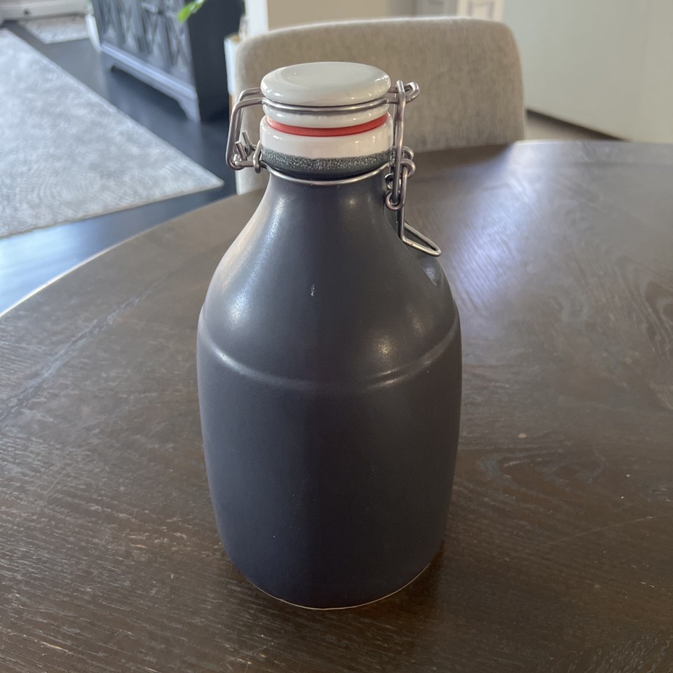 Geowler PORTLAND GROWLER CO 64oz Sprocket Handle Stoneware Beer Growler Dark ...