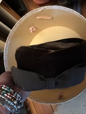 Lot of Vintage Fashion Hats Collection Ladies Womens Decor