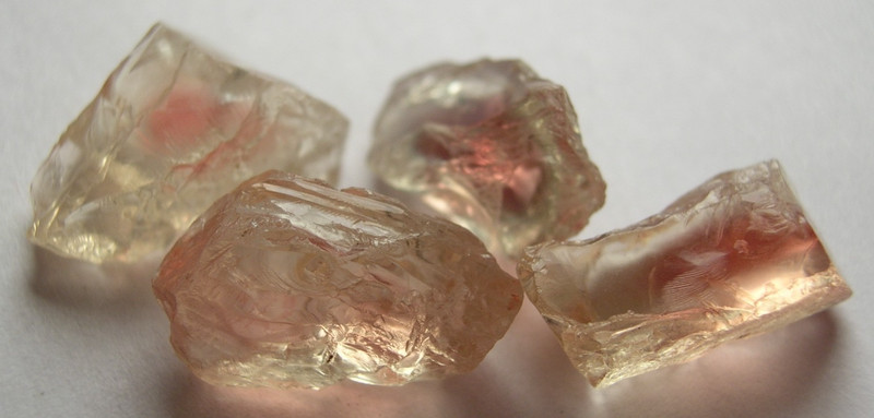 SUNSTONE, LIGHT RED WITH A SLIGHT COPPER SHILLER, FOR FACETING, OREGON, U.S.A.
