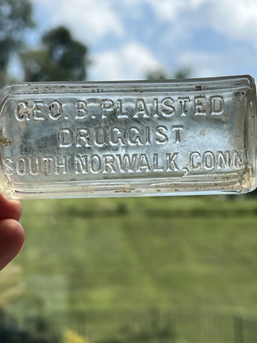 Vintage SOUTH NORWALK, CONN. GEO. B. PLAISTED DRUGGIST BOTTLE