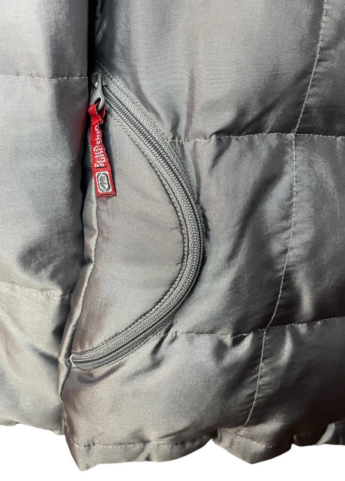Chaqueta acolchada Ecko Function plateada con cremallera en el brazo mediana Foto 3 de 4