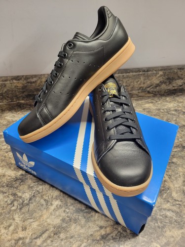 Size 11 - adidas Stan Smith Black/Gum