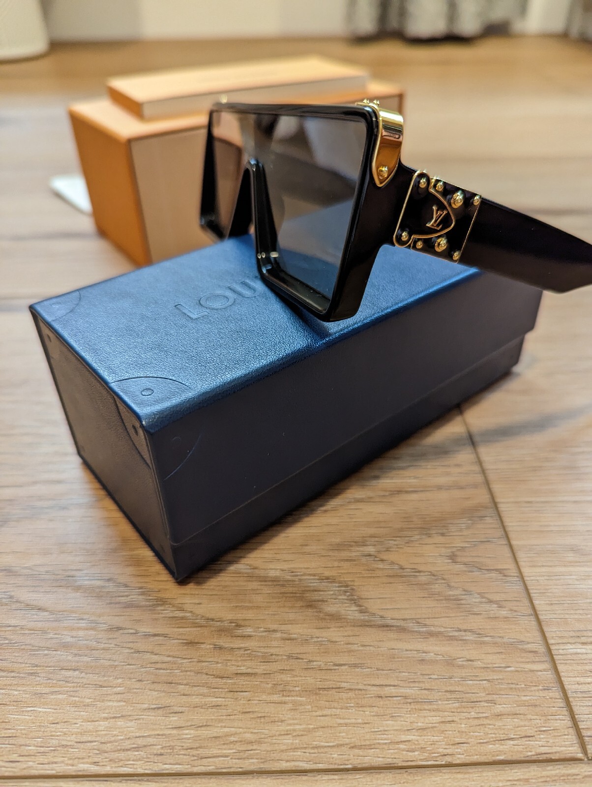 Louis Vuitton Dayton Z1321W Sunglasses Black Larger Than Millionaire