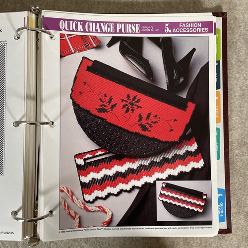 Annie's Attic International Plastic Canvas Club Binder With 124 Patterns - Bild 17 von 24