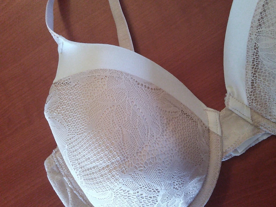 next sujetador rosa con aros Reino Unido 34D Estados Unidos 34C euro 75D Francia 90D Foto 3 de 4