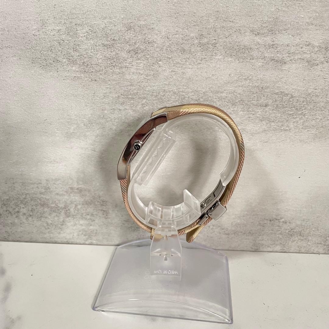 Working item Burberry Rectangular shell dial wris… - image 2