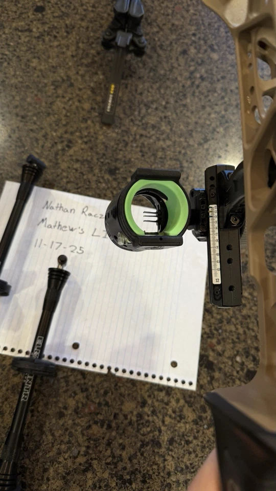 Arco compuesto color tierra para diestros Mathews Lift 33. Foto 4 de 4