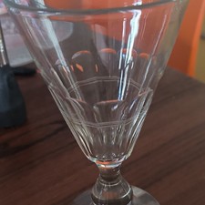 Verre à absinthe sur pied boule évasé  ancien