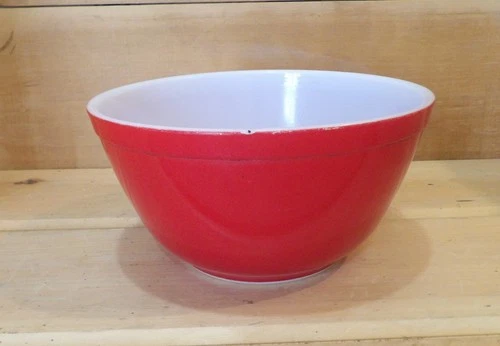 1 Pyrex #402 Red Primary Colors Mixing/ Nesting Bowl. 7¼"W x 3⅝"H.