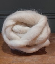 British Wool Roving 200 Grams Suitable For A Variety Of Crafts And Hand Spinning