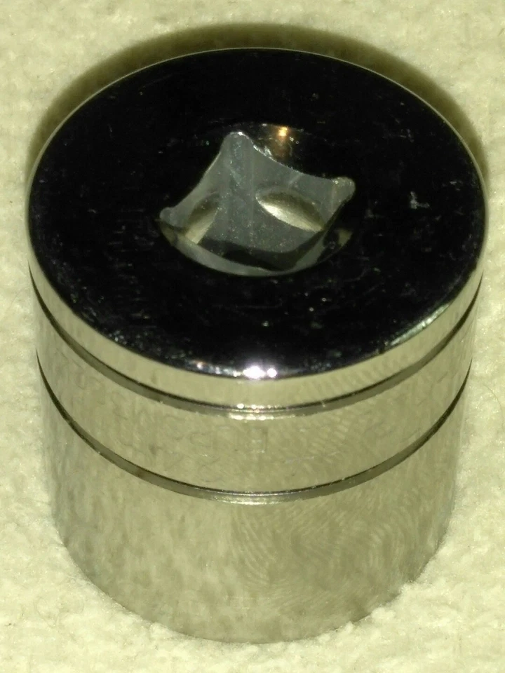  Blue Point owned by snap-on BLPSM3824 24mm Metric Socket 3/8" Drive 6pt  new - Image 3 of 3