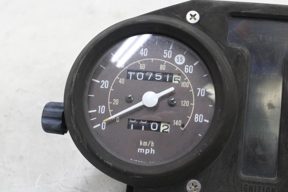 80-81 SUZUKI GS250T OEM MEDIDORES MEDIDOR VELOCÍMETRO Foto 2 de 4