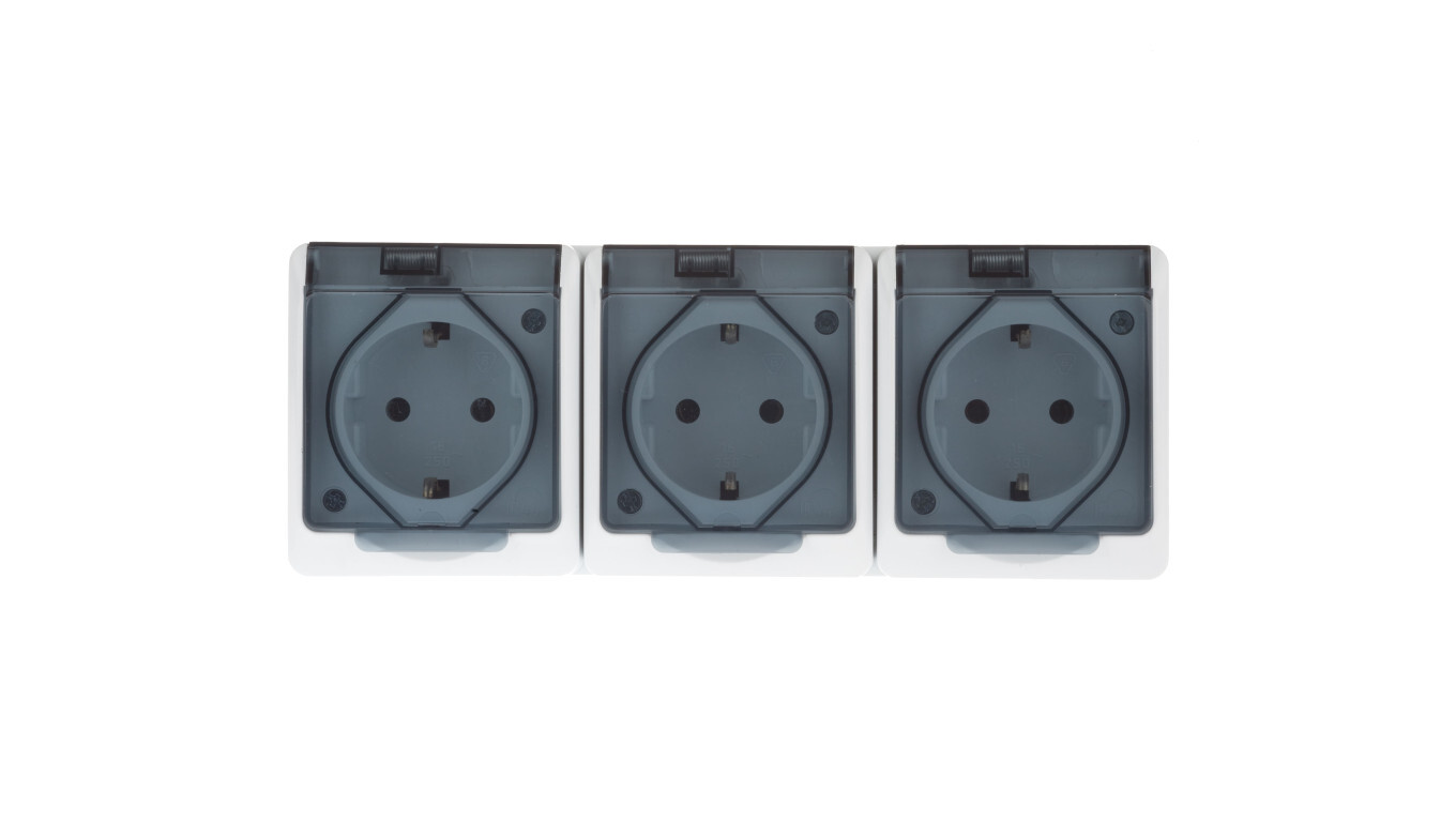 Hermes Hermetic triple socket with/out Schuko with smoke flap 16A IP44 wh /T2UK