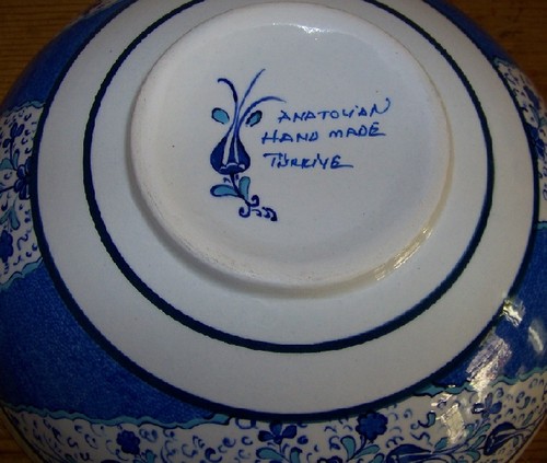 CLEARANCE Blue & White 10"x4" Handpainted Turkish Iznik Tulip Ceramic Bowl - Picture 3 of 3