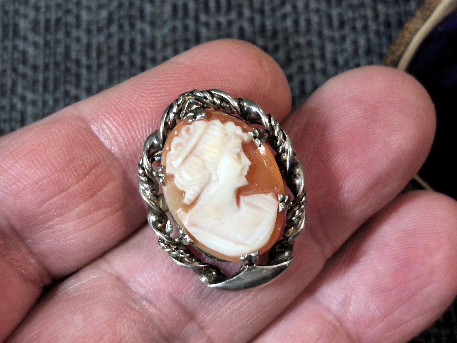 Exceptional Antique Solid SILVER small SHELL Carv… - image 4