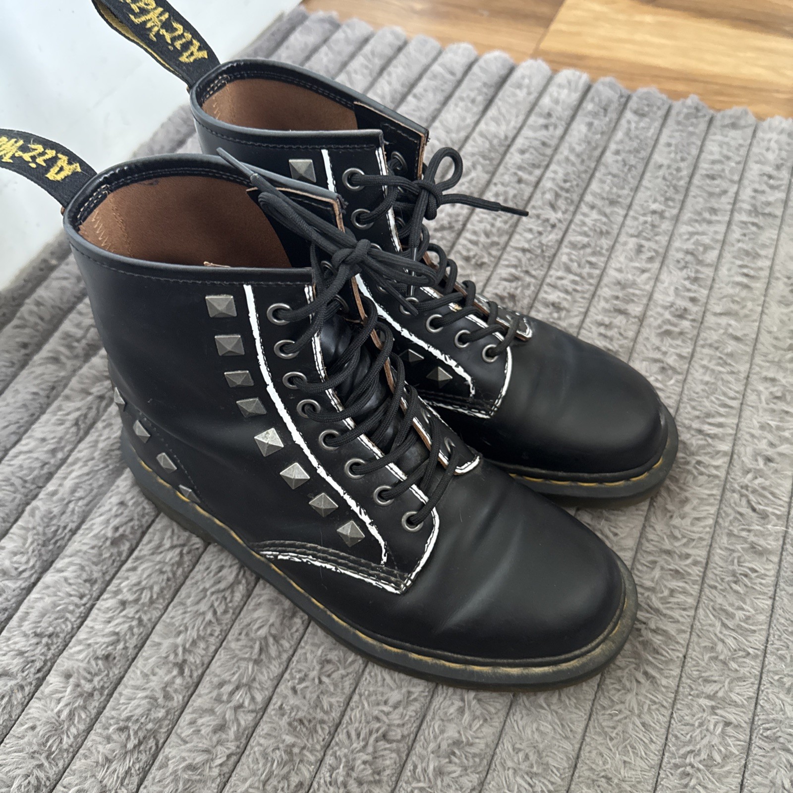 DR MARTENS 1460 VINTAGE SMOOTH STUD BOOTS UK 7 UNISEX MENS-WOMENS  RRP £149