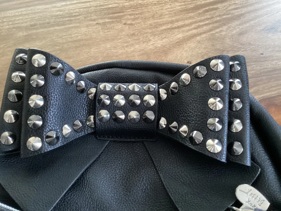 BETSEY JOHNSON STUDDED BOW BACKPACK BLACK AUTHENTIC NEW - Photo 4/4