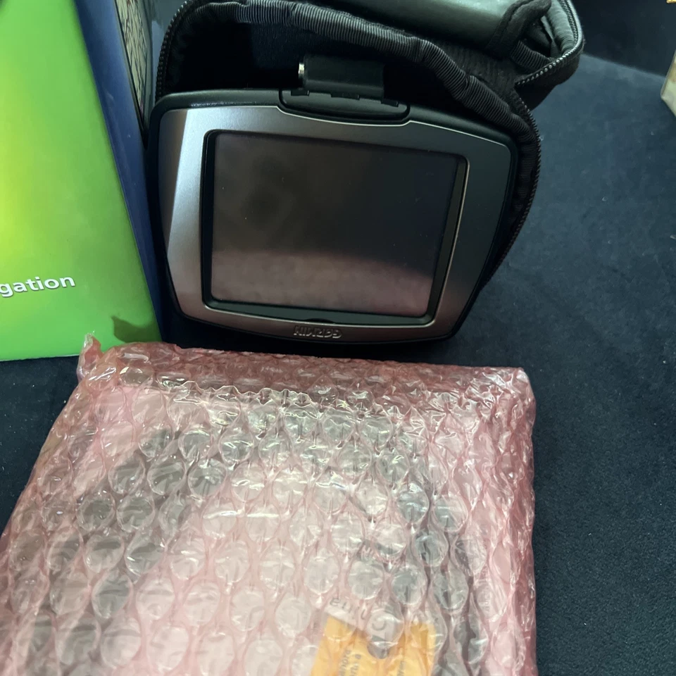 Garmin StreetPilot C340 GPS Navigation Unit W/Codes, Drivers, Guide & USB Charge - Image 3 of 3